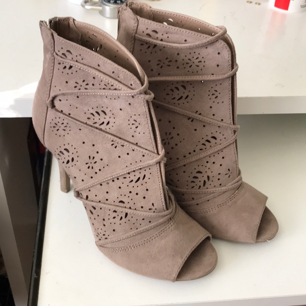 Fall heels! - Picture 1 of 1